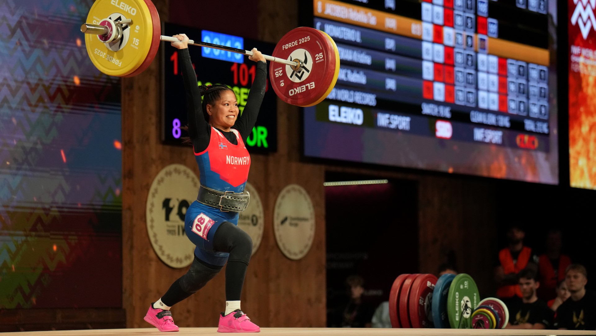 De første norske løfterne i aksjon – Rebekka med topp 10 i VM